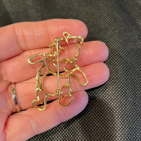 Goldtone Winnie The Pooh Pin - Picture 2 of 6